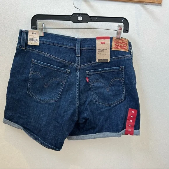 Levi Strauss Women's Mid Length Denim Shorts - Picture 2 of 3